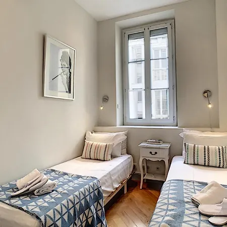 Nestor&jeeves - Elegance Riviera - - Close Sea